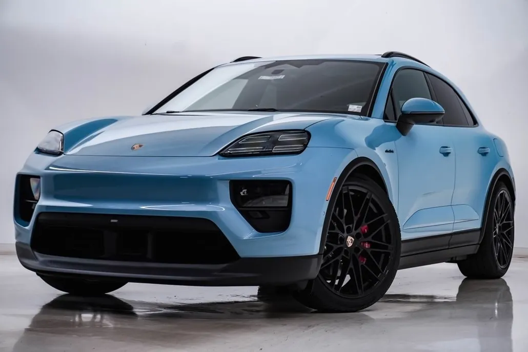 2025 Porsche Macan Electric photo 1