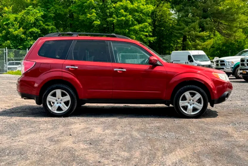 2009 Subaru Forester X Premium photo 1