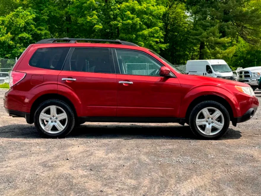 2009 Subaru Forester X Premium photo 1