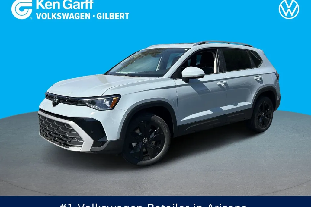 2025 Volkswagen Taos SE photo 1