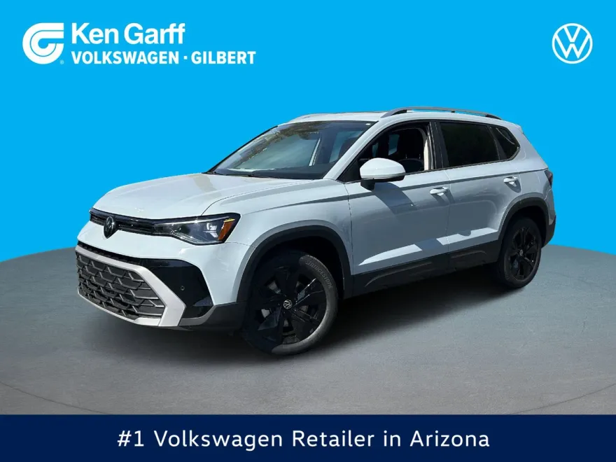2025 Volkswagen Taos SE photo 1