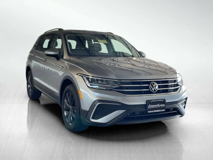 2024 Volkswagen Tiguan SE Wolfsburg Edition photo 1