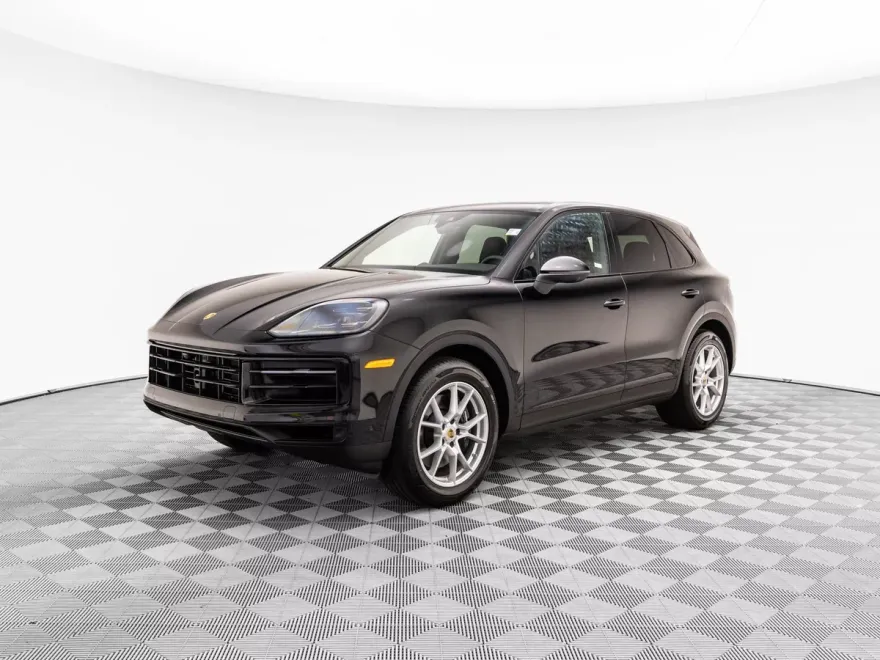 2024 Porsche Cayenne photo 1