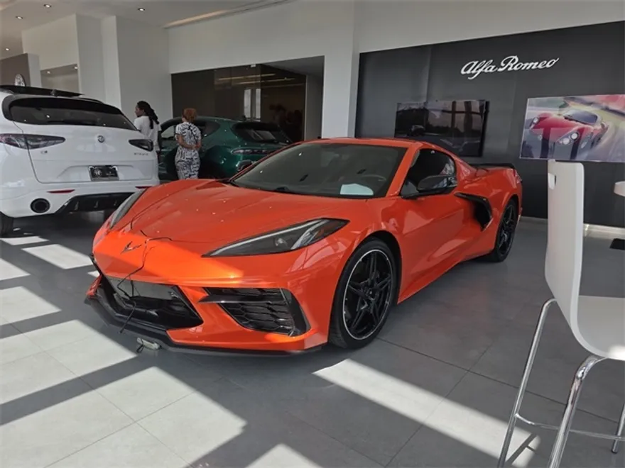 2020 Chevrolet Corvette Stingray 2LT photo 1