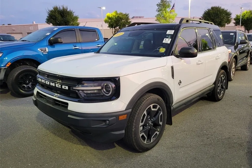 2022 Ford Bronco Sport Outer Banks photo 1