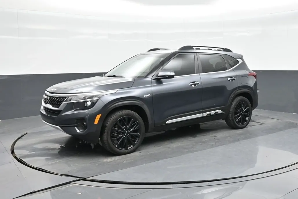 2022 Kia Seltos Nightfall Edition photo 1