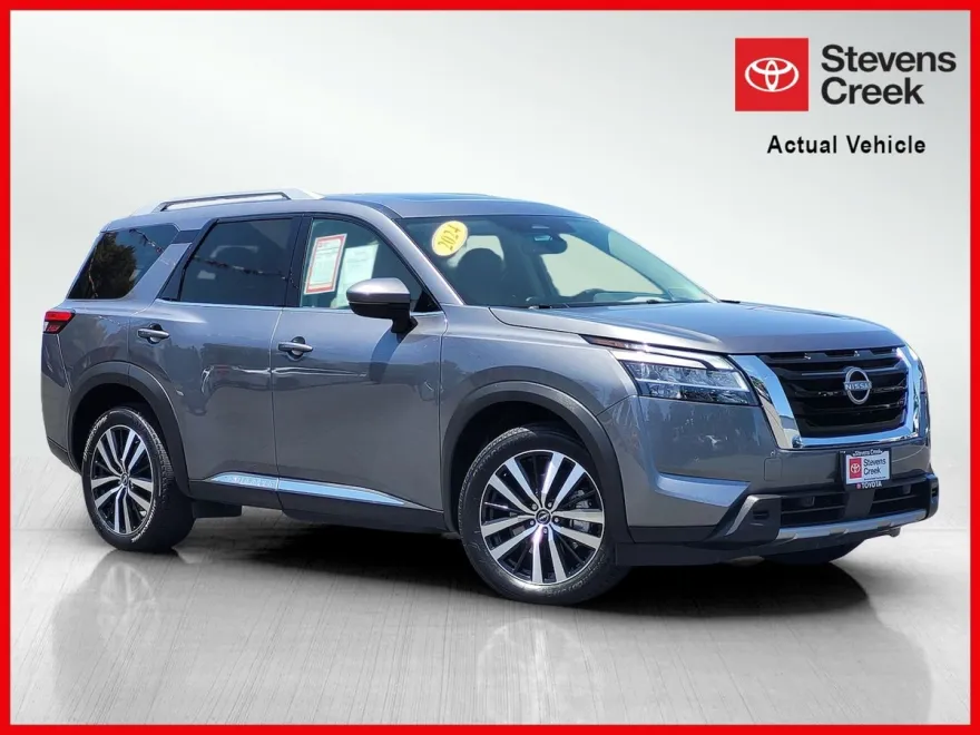 2024 Nissan Pathfinder Platinum photo 1