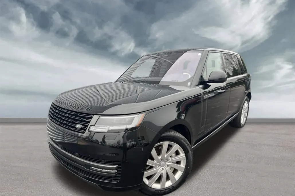 2023 Land Rover Range Rover SE photo 1