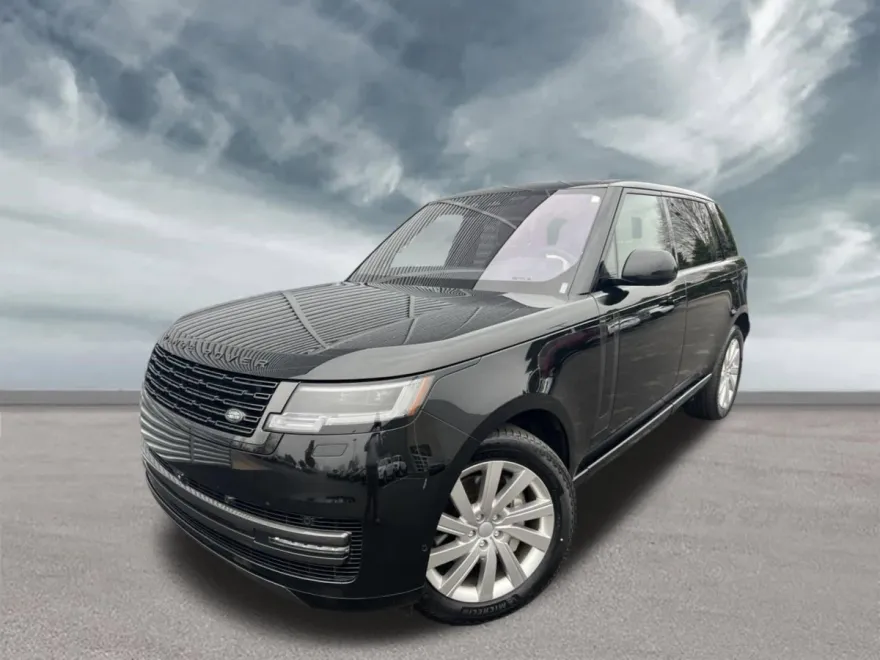 2023 Land Rover Range Rover SE photo 1