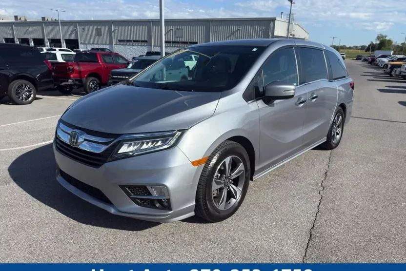 2019 Honda Odyssey Touring photo 1