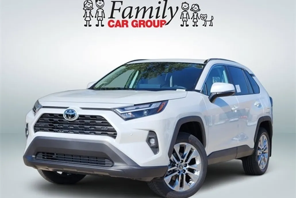2025 Toyota RAV4 XLE Premium photo 1