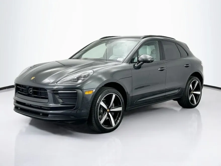 2026 Porsche Macan Base photo 1
