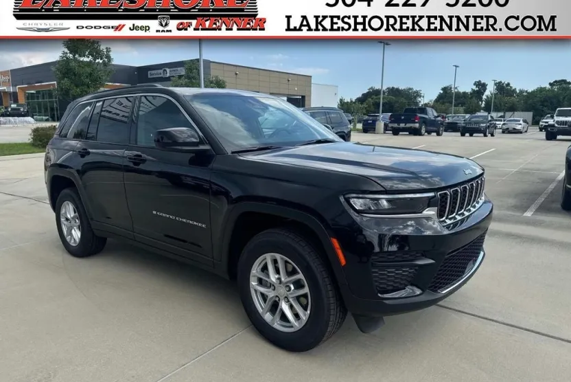 2025 Jeep Grand Cherokee Laredo Altitude photo 1