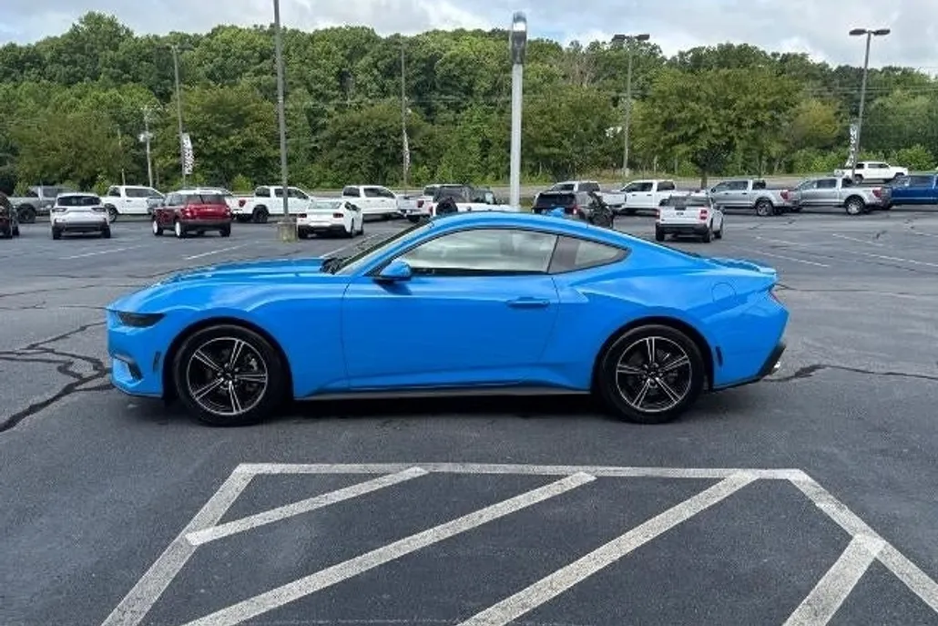 2025 Ford Mustang EcoBoost Premium photo 1
