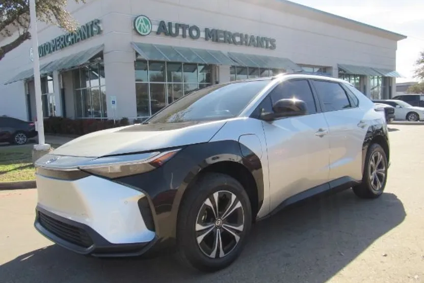 2024 Toyota bZ4X XLE photo 1