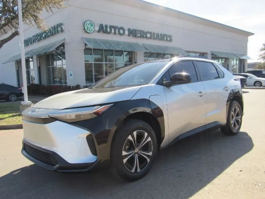 2024 Toyota bZ4X XLE photo 1