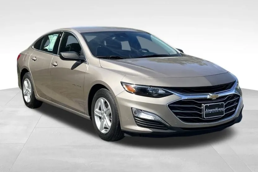 2023 Chevrolet Malibu LS photo 1