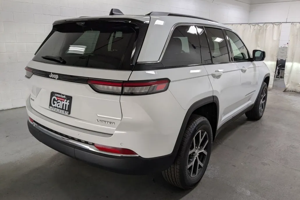 2025 Jeep Grand Cherokee Limited photo 1