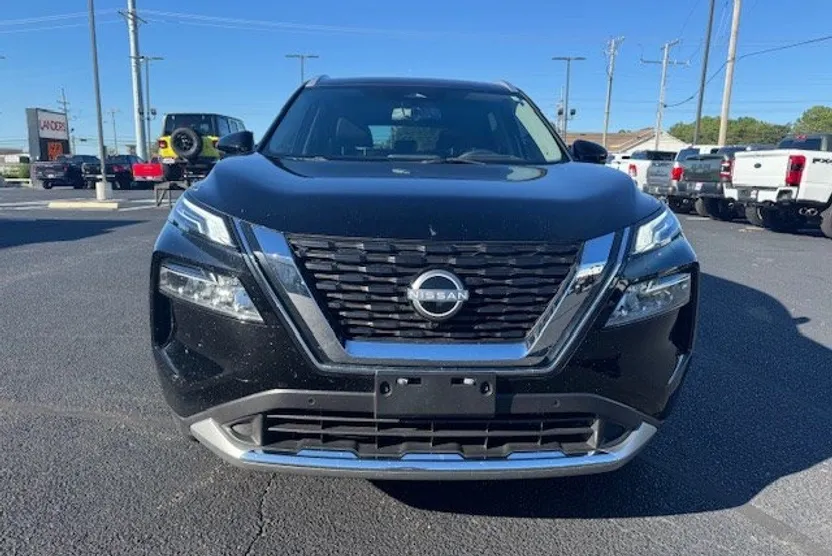 2023 Nissan Rogue Platinum photo 1