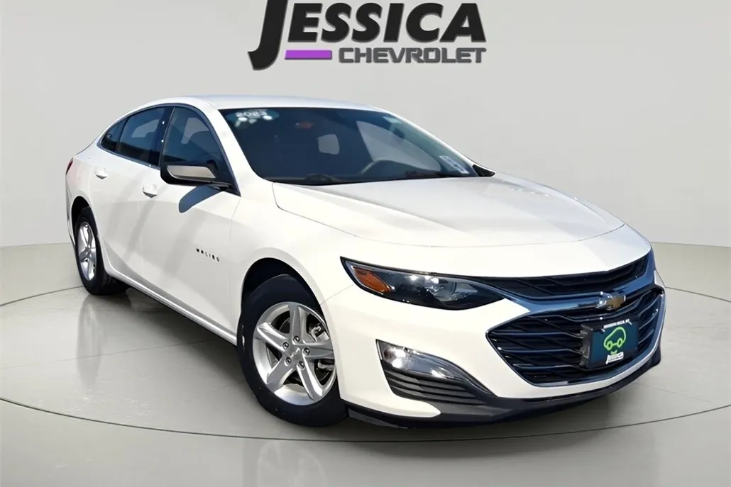 2023 Chevrolet Malibu LS photo 1
