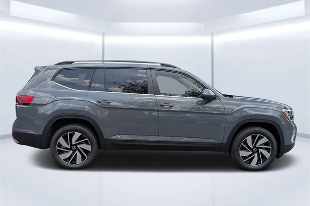 2026 Volkswagen Atlas SEL photo 1
