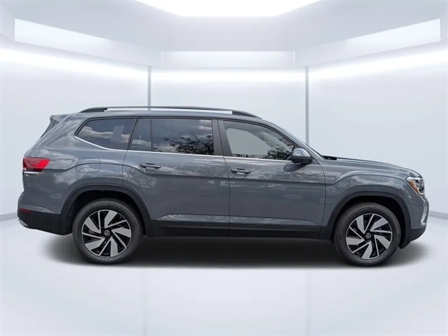 2026 Volkswagen Atlas SEL photo 1