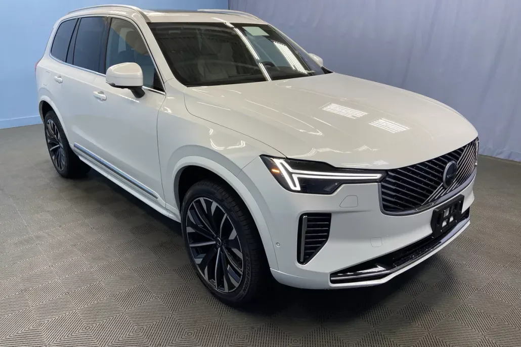 2026 Volvo XC90 Plus photo 1