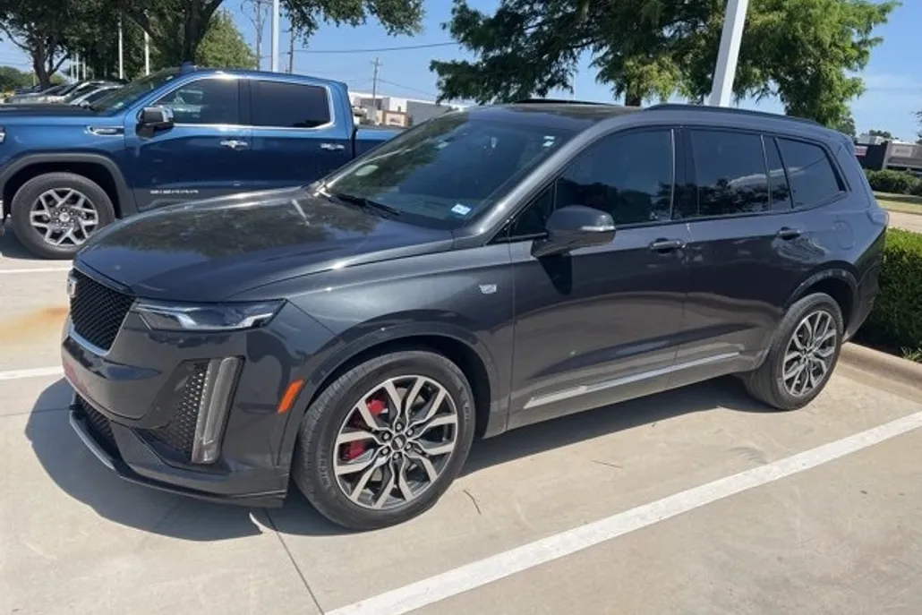 2023 Cadillac XT6 Sport photo 1