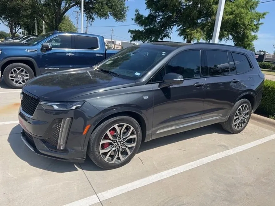 2023 Cadillac XT6 Sport photo 1