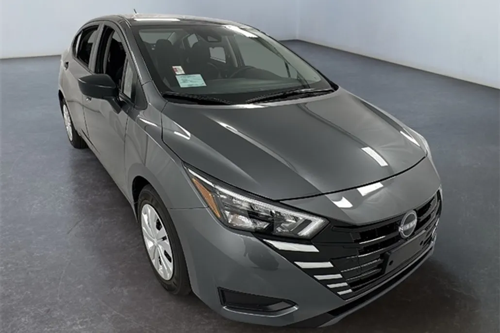 2025 Nissan Versa S photo 1