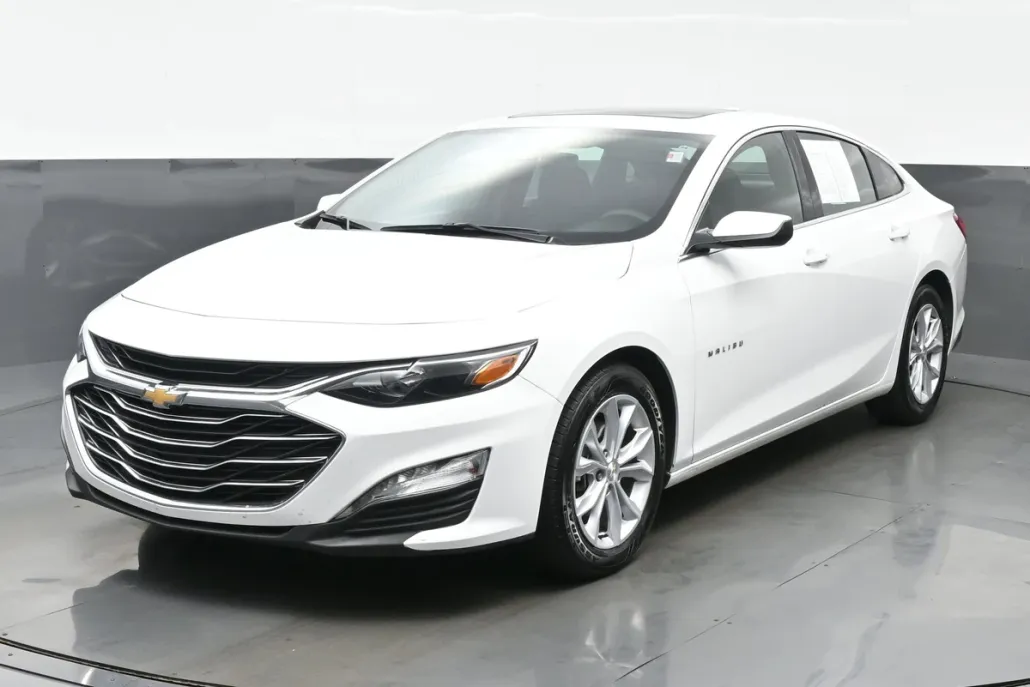 2024 Chevrolet Malibu 1LT photo 1