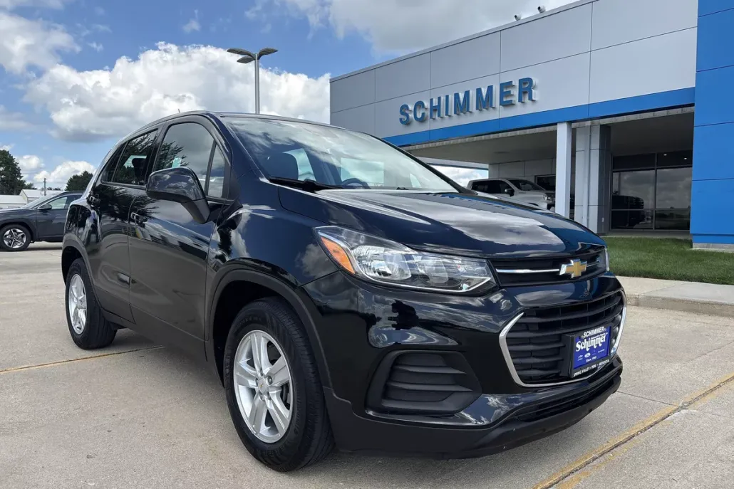 2020 Chevrolet Trax LS photo 1