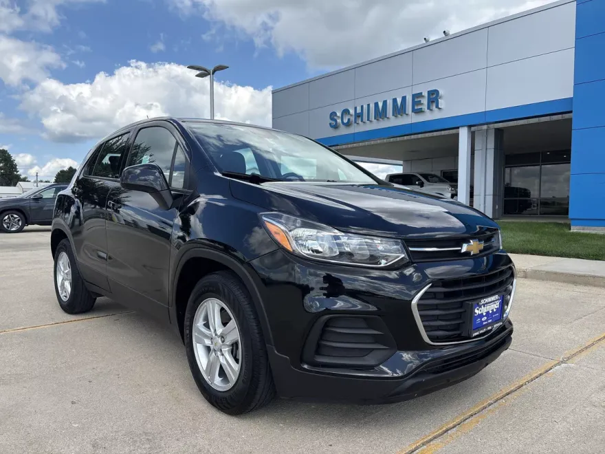 2020 Chevrolet Trax LS photo 1