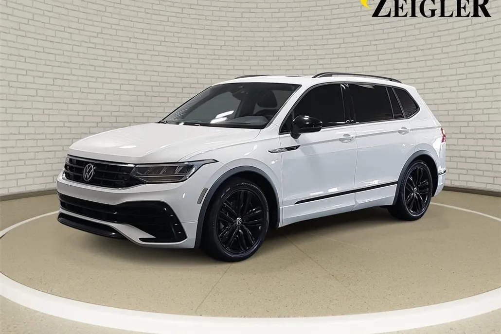 2022 Volkswagen Tiguan SE R-Line Black photo 1