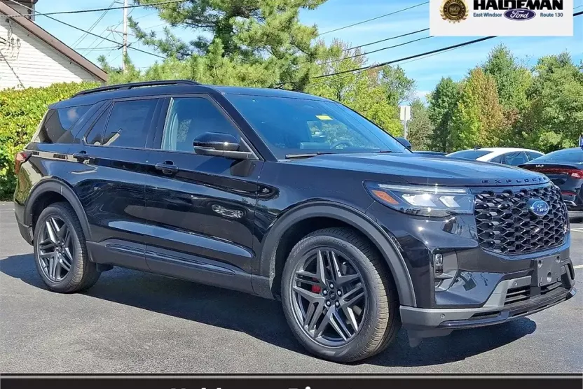 2025 Ford Explorer ST photo 1