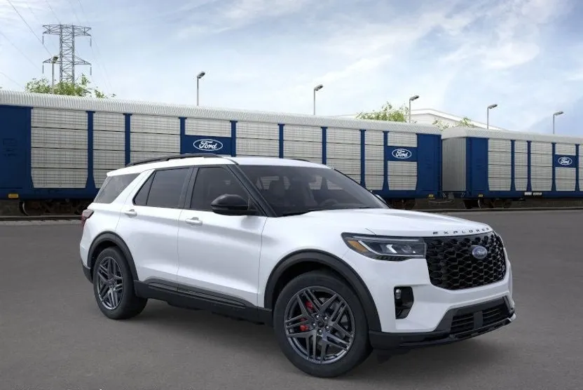 2025 Ford Explorer ST photo 1
