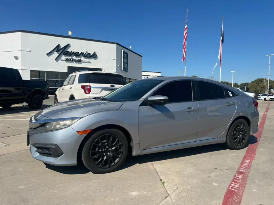 2017 Honda Civic LX photo 1