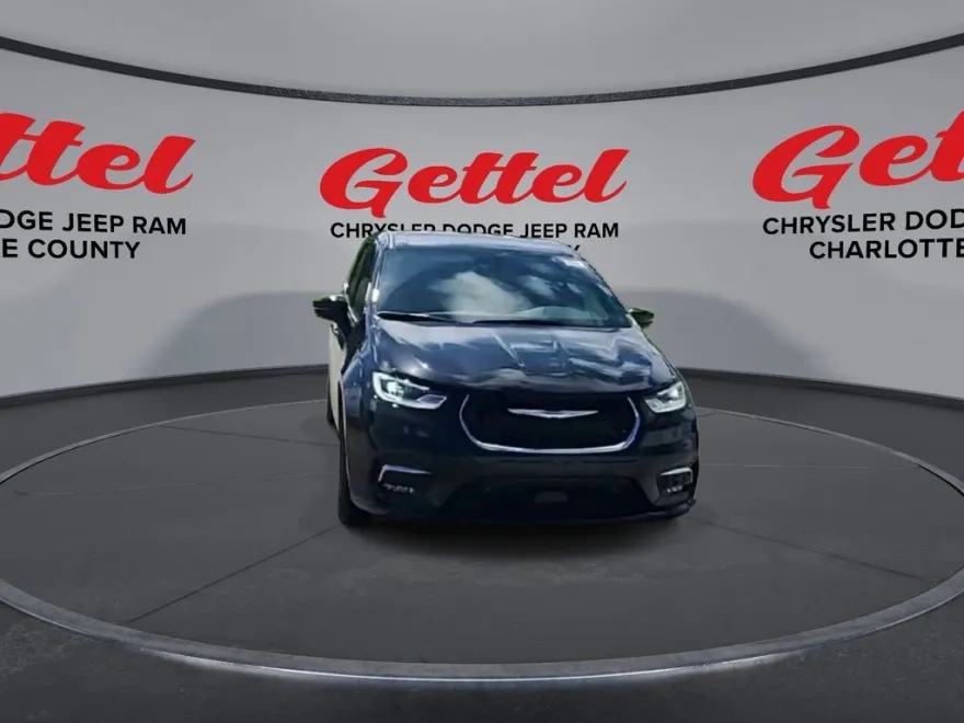 2026 Chrysler Pacifica photo 1