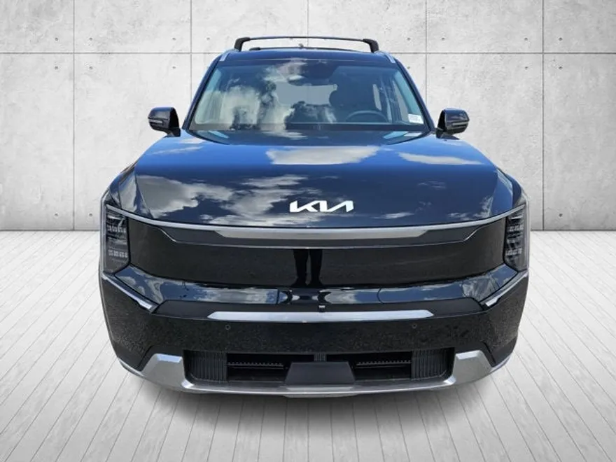2026 Kia EV9 Wind photo 1