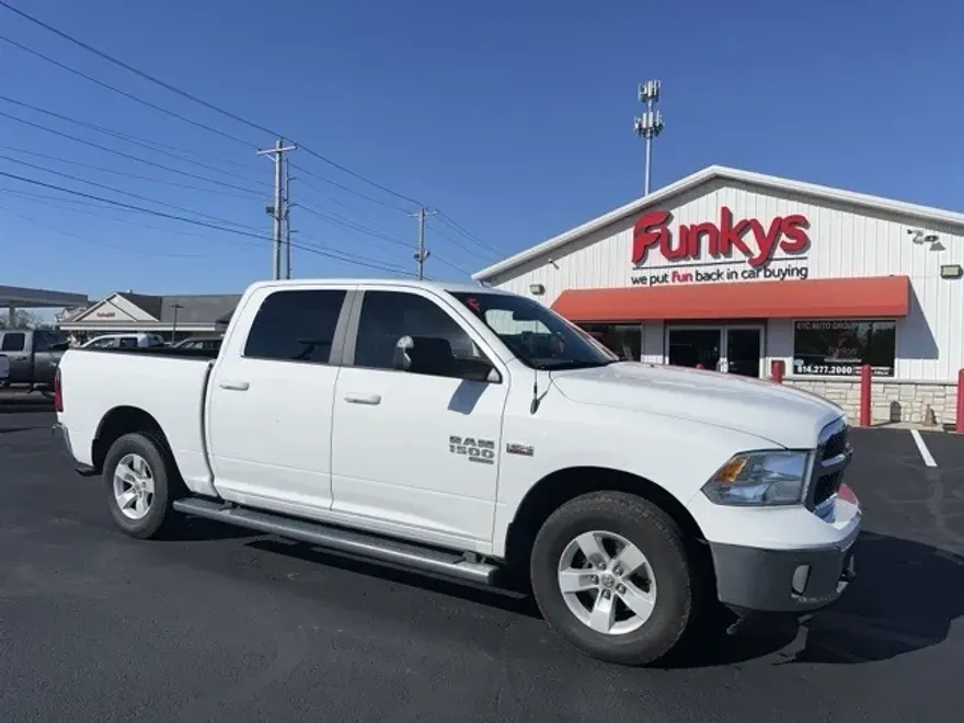 2019 Ram 1500 Classic SLT photo 1