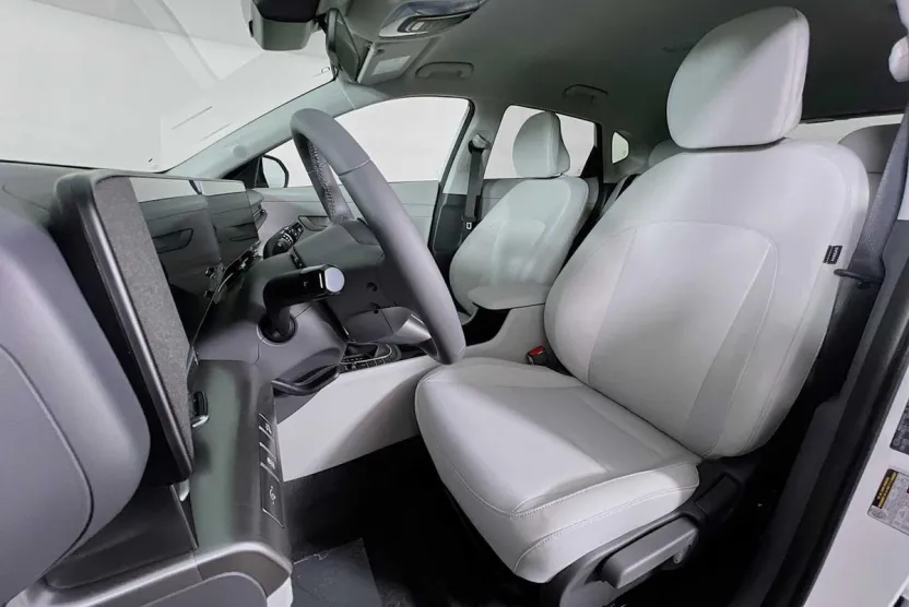 2026 Hyundai Kona SEL photo 1