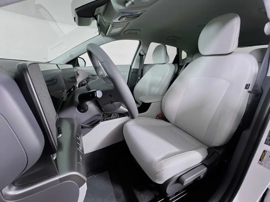 2026 Hyundai Kona SEL photo 1
