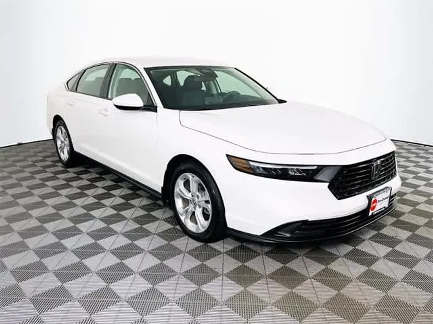 2025 Honda Accord LX photo 1