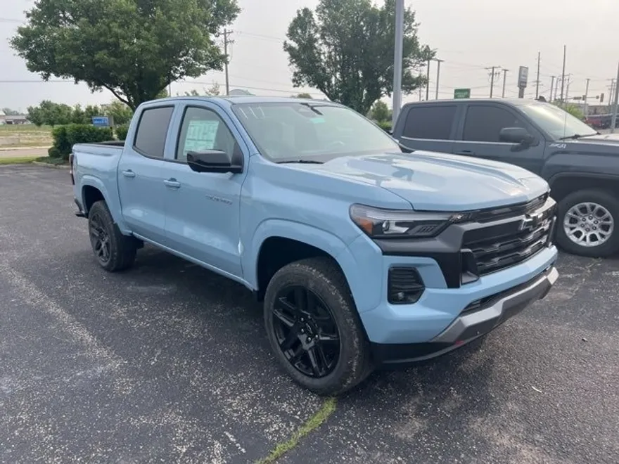 2025 Chevrolet Colorado Z71 photo 1