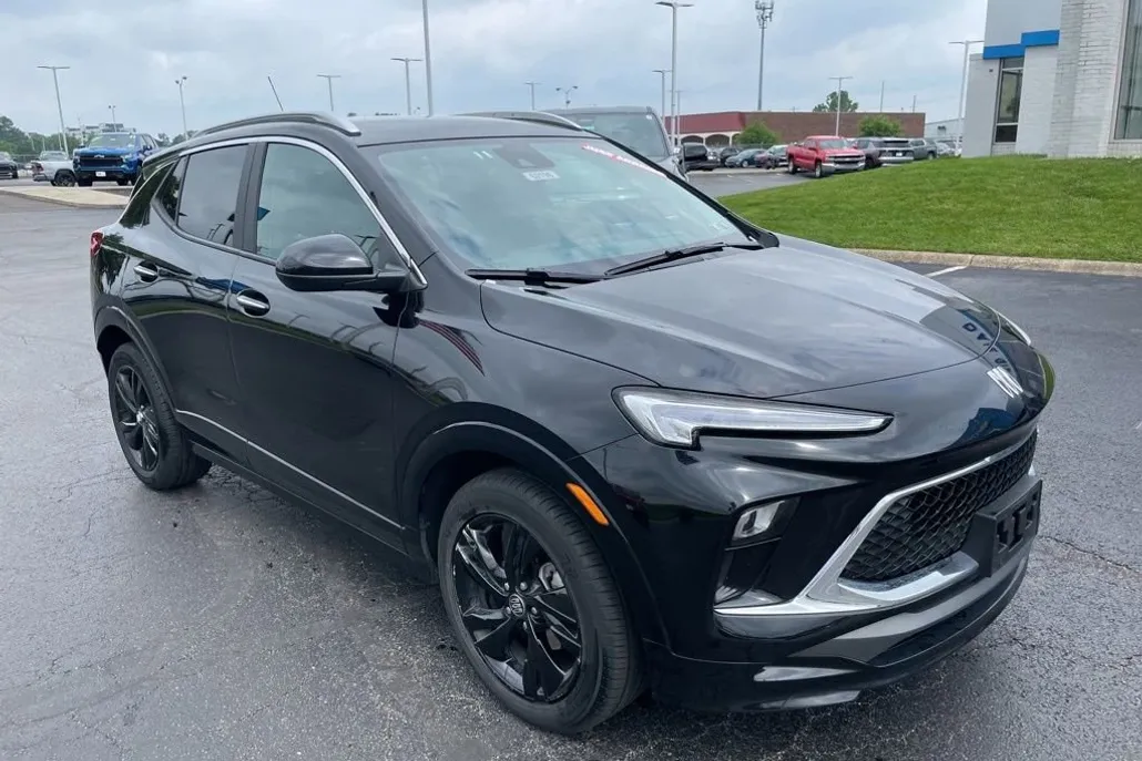 2024 Buick Encore GX Sport Touring photo 1