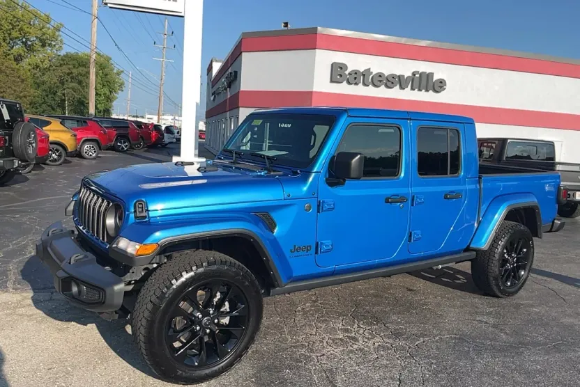 2024 Jeep Gladiator photo 1