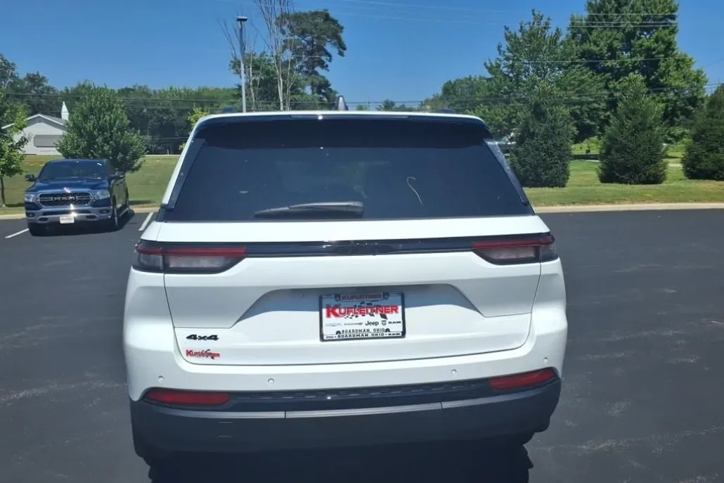2025 Jeep Grand Cherokee Altitude X photo 1