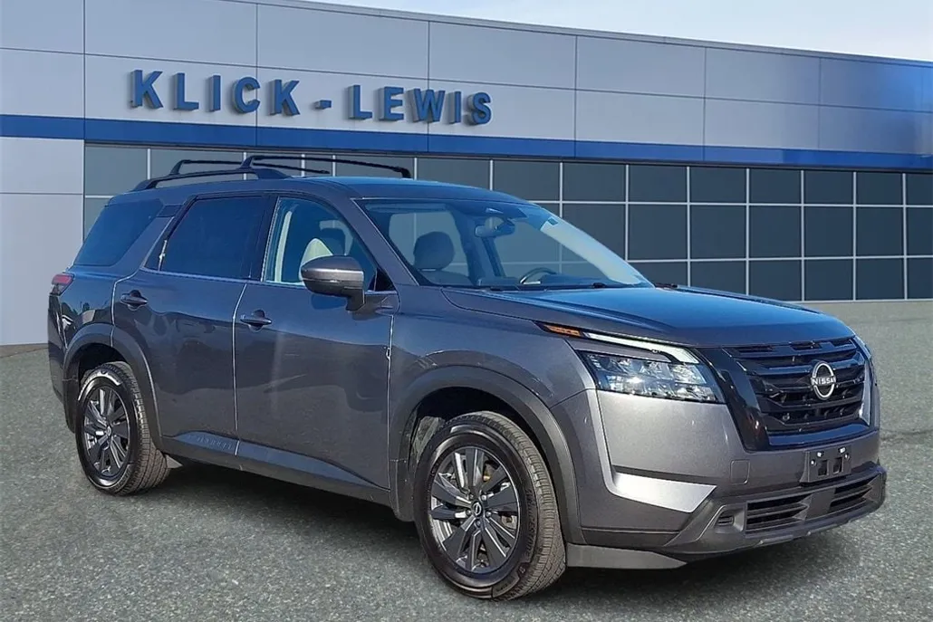 2023 Nissan Pathfinder SL photo 1