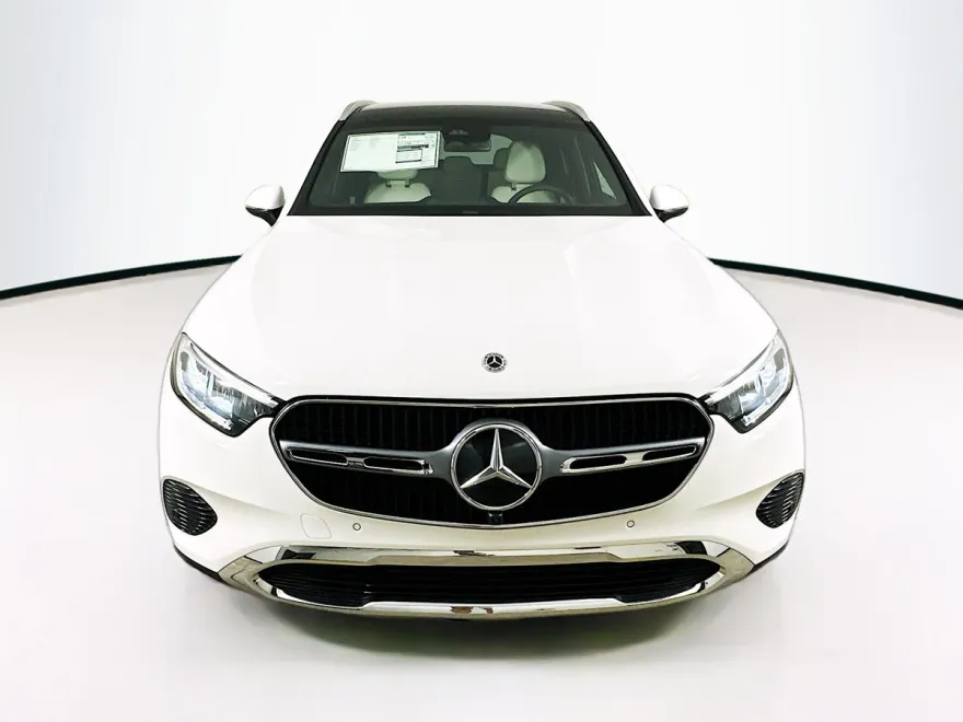 2025 Mercedes Benz GLC 300 4MATIC photo 1