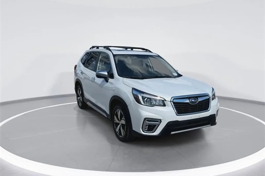 2019 Subaru Forester Touring photo 1